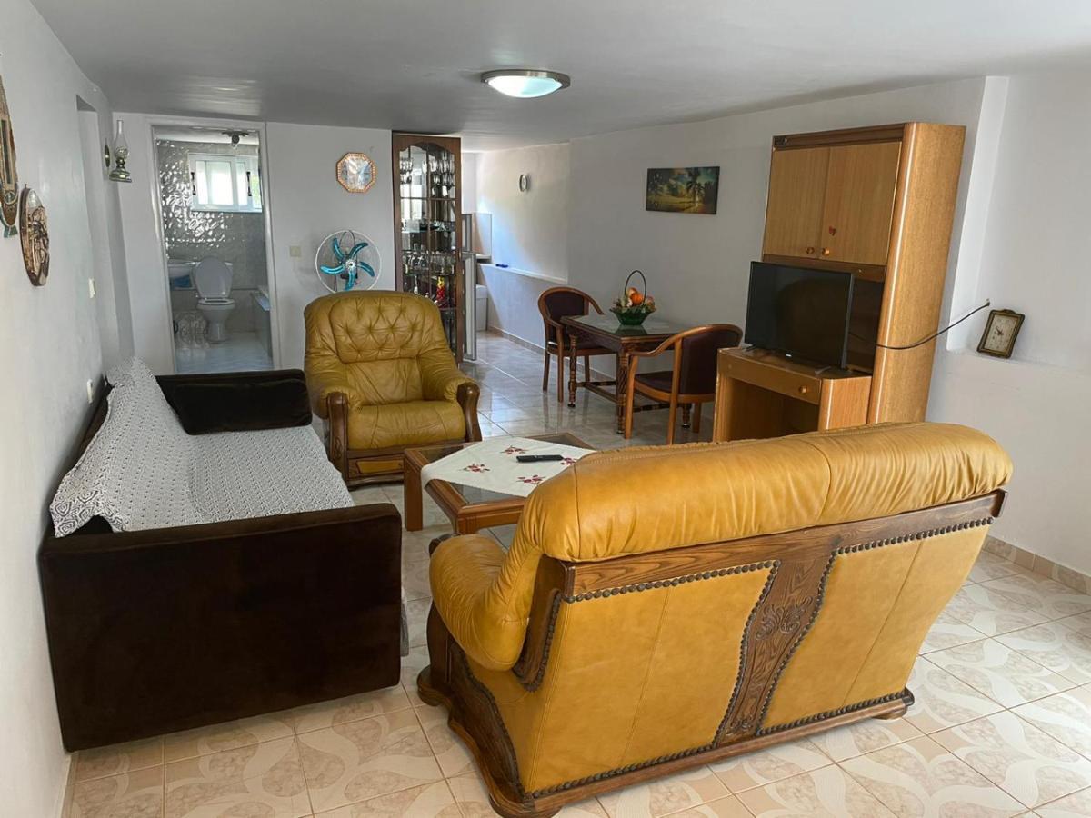 Apartamente Gleni Sarandë Exterior foto
